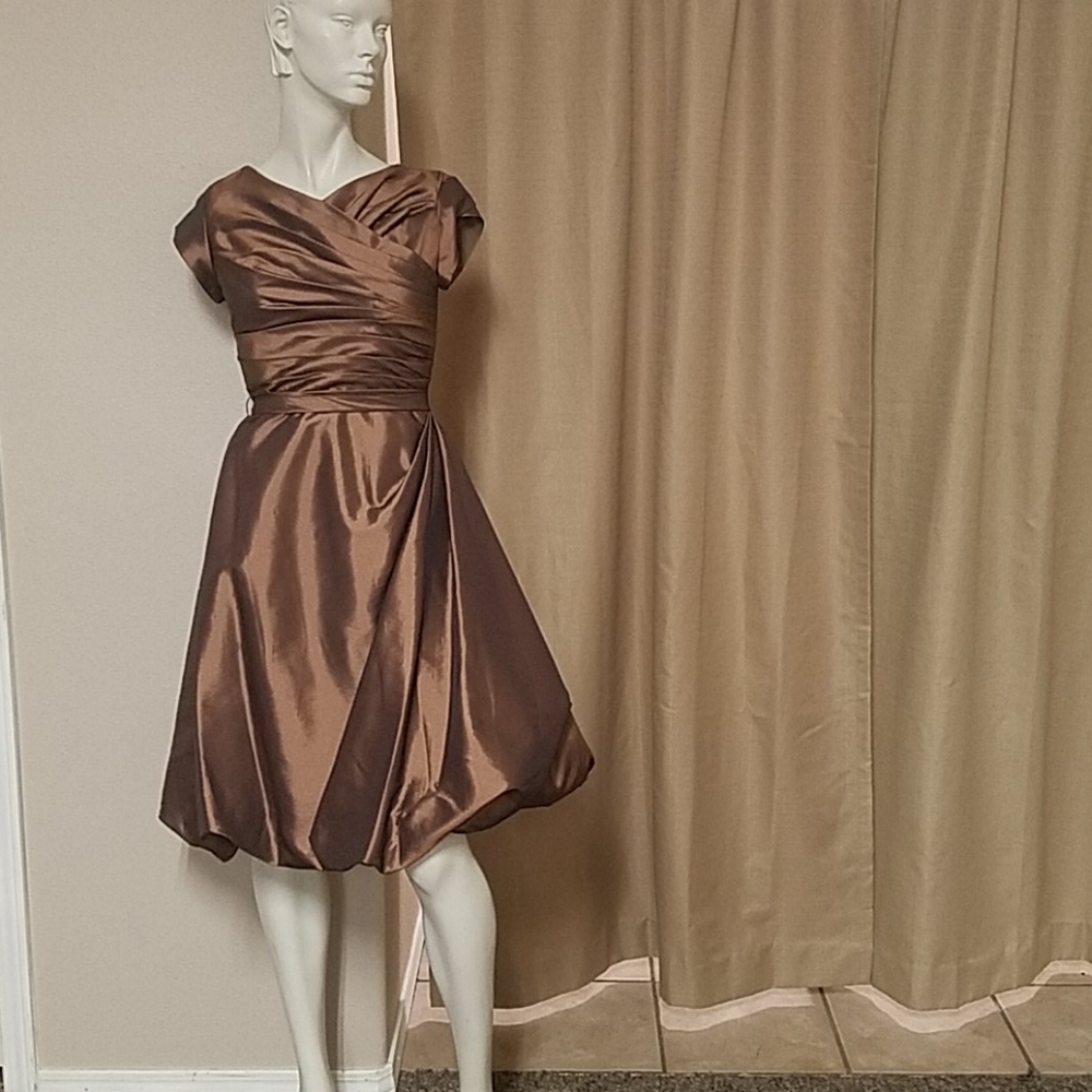 Beautifully modest prom dress size 6